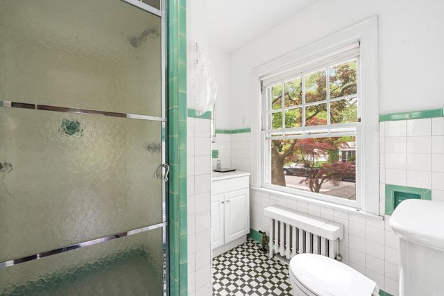 819 ROANOKE AVE, Elizabeth, NJ 07208