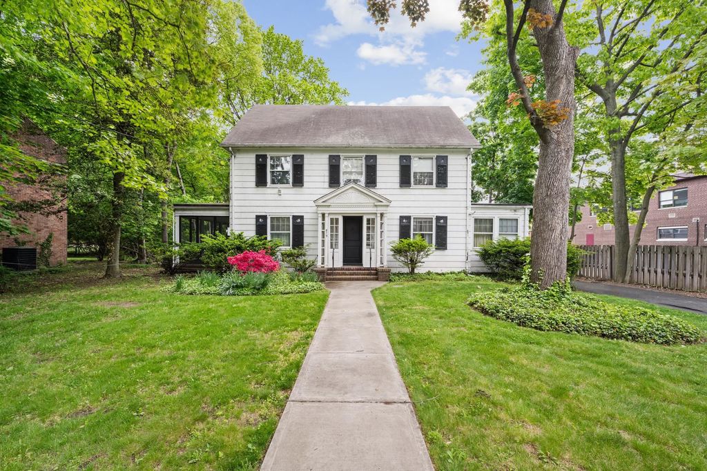819 ROANOKE AVE, Elizabeth, NJ 07208