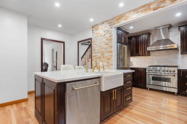 21 Parker St, Boston, MA 02129