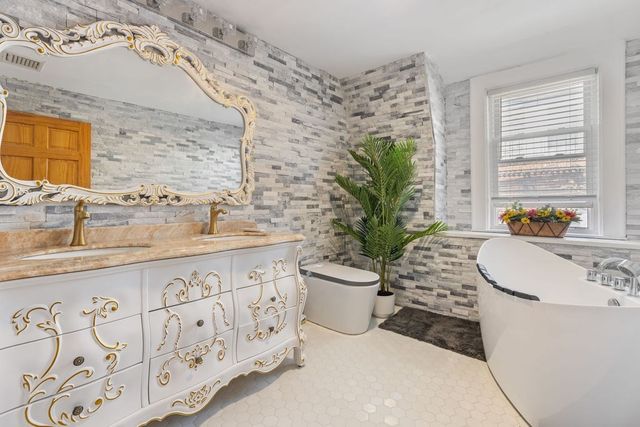 21 Parker St, Boston, MA 02129