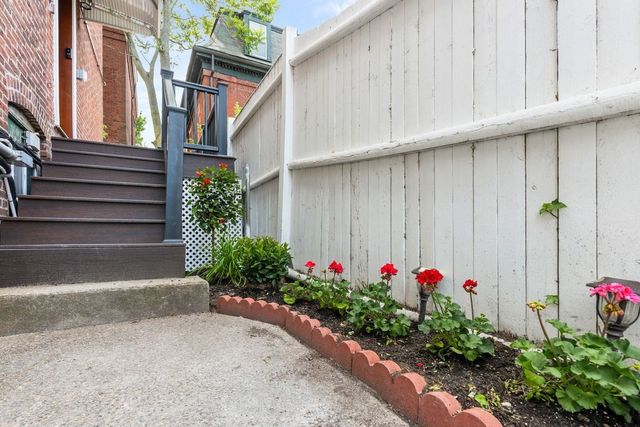 21 Parker St, Boston, MA 02129