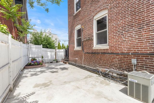 21 Parker St, Boston, MA 02129