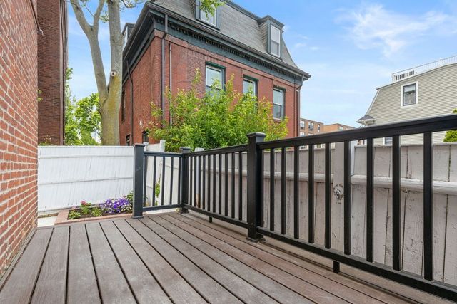 21 Parker St, Boston, MA 02129
