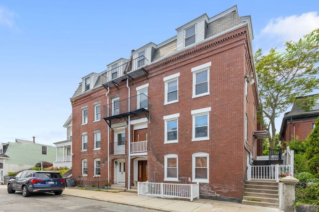 21 Parker St, Boston, MA 02129