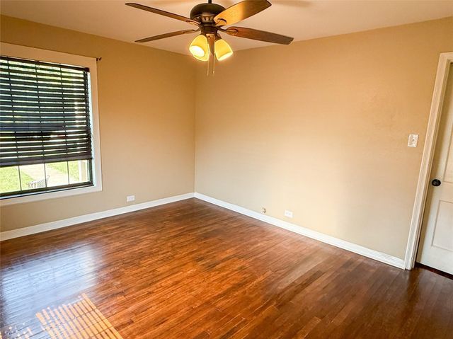 104 Dixon Street, Cleburne, TX 76033