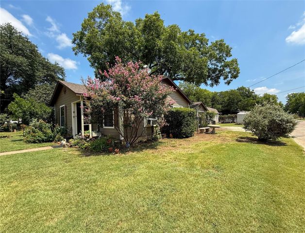 104 Dixon Street, Cleburne, TX 76033