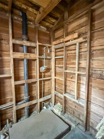 104 Dixon Street, Cleburne, TX 76033