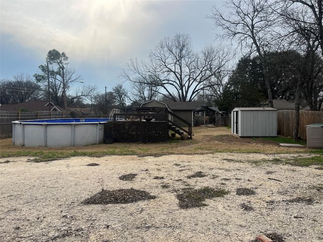 104 Dixon Street, Cleburne, TX 76033