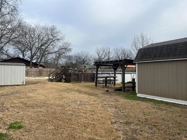 104 Dixon Street, Cleburne, TX 76033