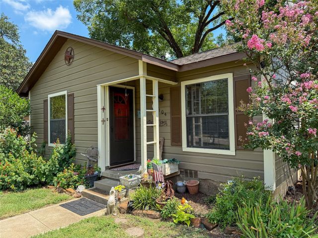 104 Dixon Street, Cleburne, TX 76033