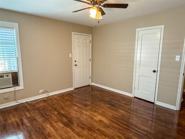 104 Dixon Street, Cleburne, TX 76033