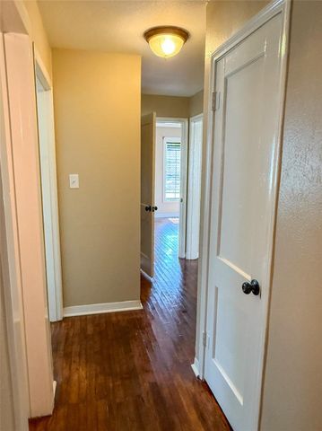 104 Dixon Street, Cleburne, TX 76033