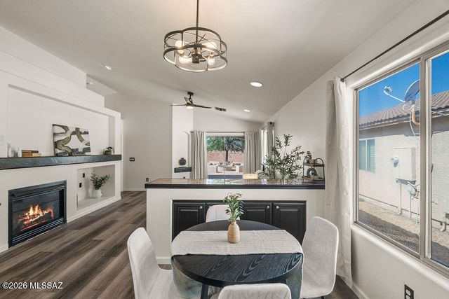 7130 S Oakbank Drive, Tucson, AZ 85757