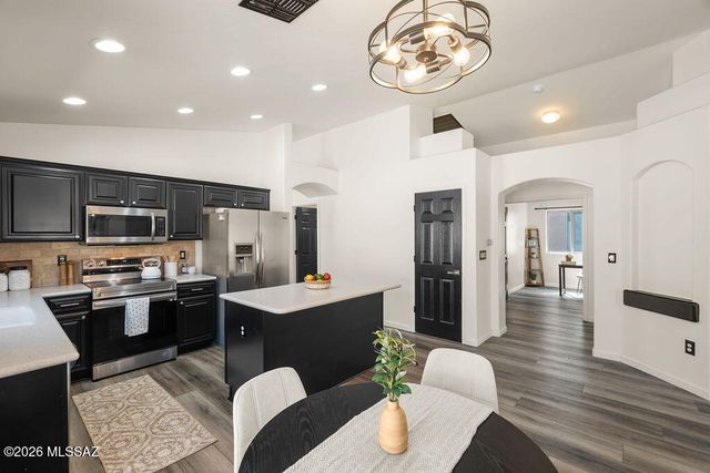 7130 S Oakbank Drive, Tucson, AZ 85757