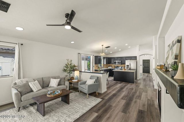 7130 S Oakbank Drive, Tucson, AZ 85757