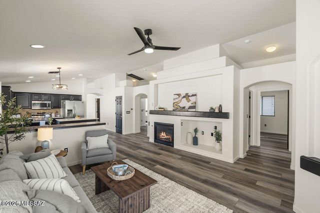 7130 S Oakbank Drive, Tucson, AZ 85757