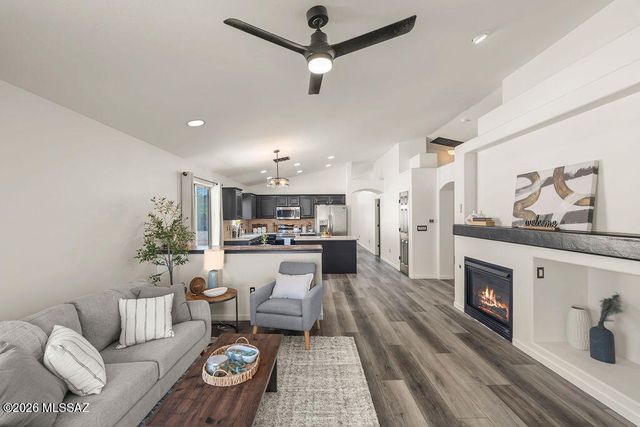 7130 S Oakbank Drive, Tucson, AZ 85757