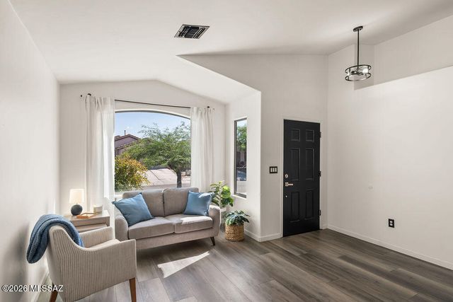7130 S Oakbank Drive, Tucson, AZ 85757