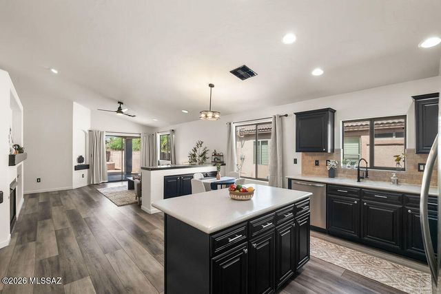 7130 S Oakbank Drive, Tucson, AZ 85757