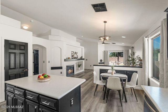 7130 S Oakbank Drive, Tucson, AZ 85757