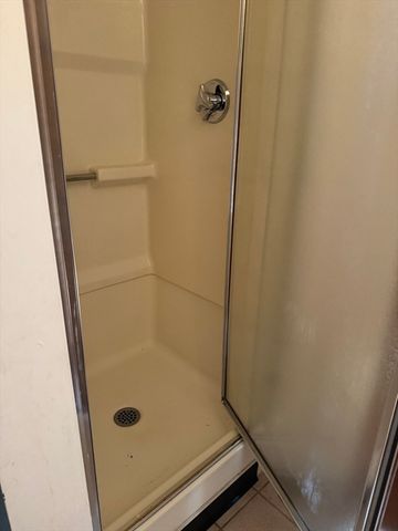 17 Thenius St, Worcester, MA 01607