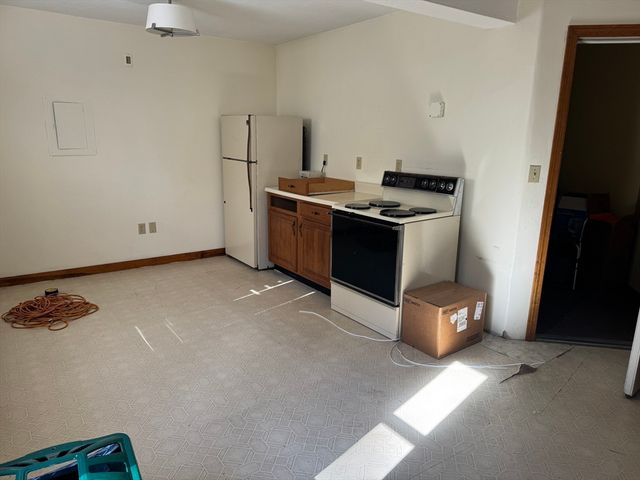 17 Thenius St, Worcester, MA 01607