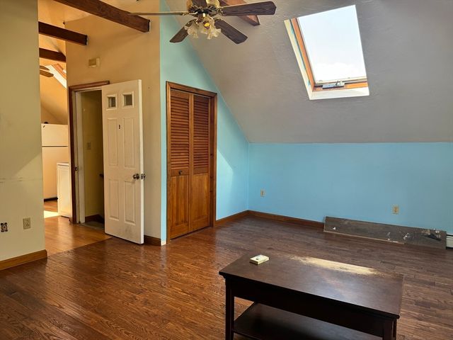 17 Thenius St, Worcester, MA 01607