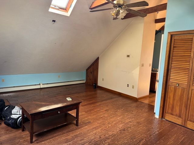 17 Thenius St, Worcester, MA 01607