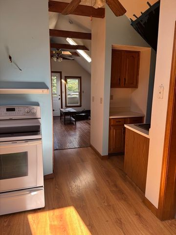 17 Thenius St, Worcester, MA 01607