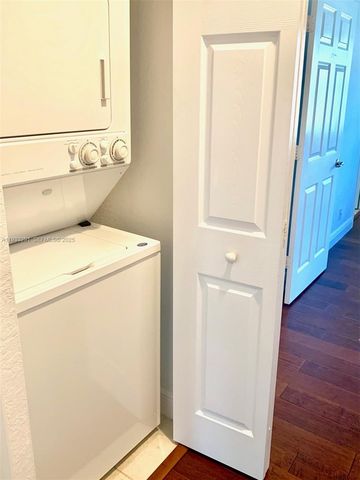 218 SW 6th Pl, Pompano Beach, FL 33060