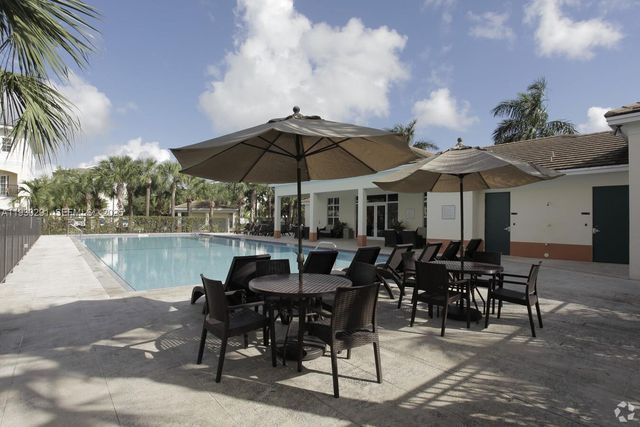 218 SW 6th Pl, Pompano Beach, FL 33060