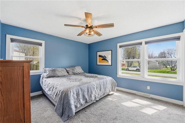 1604 Ridgeway Drive, Greenwood, MO 64034