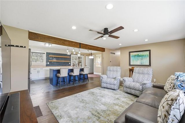 1604 Ridgeway Drive, Greenwood, MO 64034
