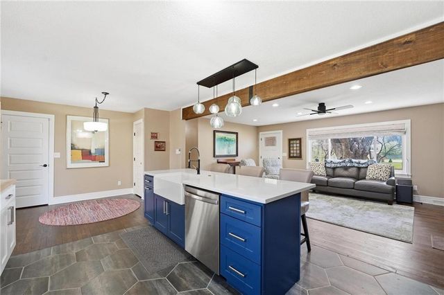 1604 Ridgeway Drive, Greenwood, MO 64034