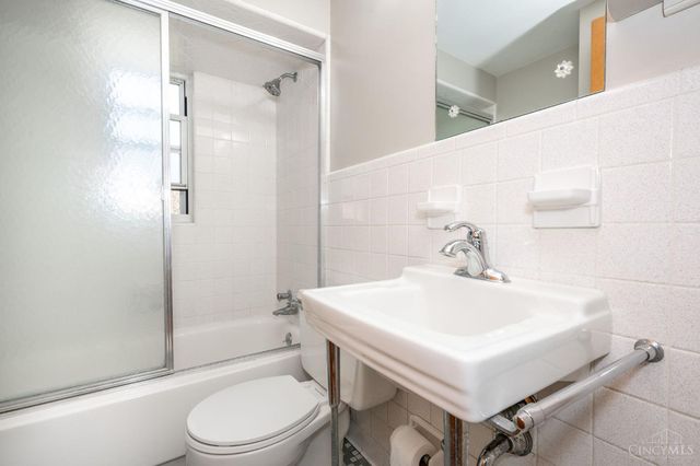 111 Wrenwood Lane, Terrace Park, OH 45174