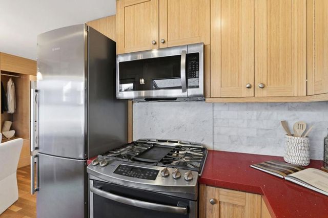 16345 Los Gatos Boulevard 6, Los Gatos, CA 95032