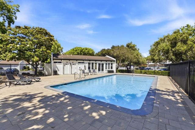 16345 Los Gatos Boulevard 6, Los Gatos, CA 95032