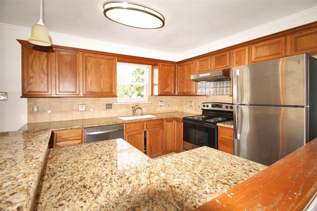 1133 9th Street, Dickinson, TX 77539