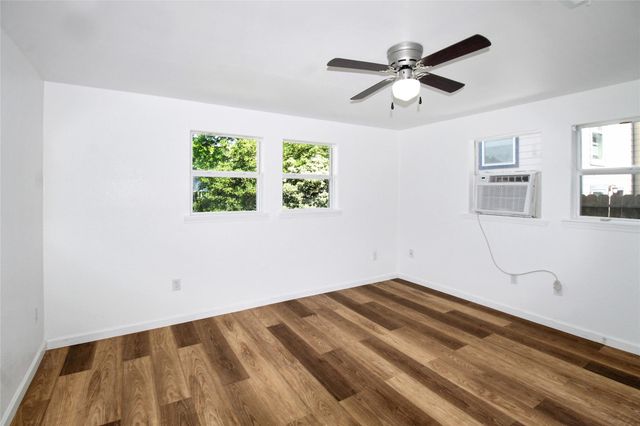 1133 9th Street, Dickinson, TX 77539