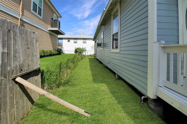 1133 9th Street, Dickinson, TX 77539