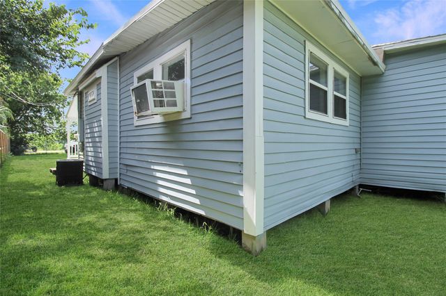 1133 9th Street, Dickinson, TX 77539