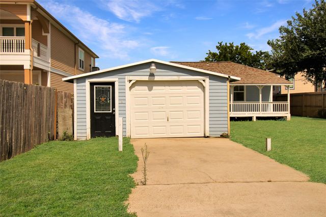 1133 9th Street, Dickinson, TX 77539