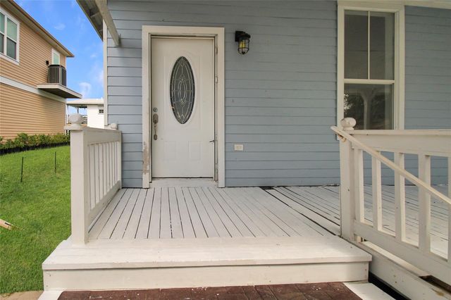 1133 9th Street, Dickinson, TX 77539