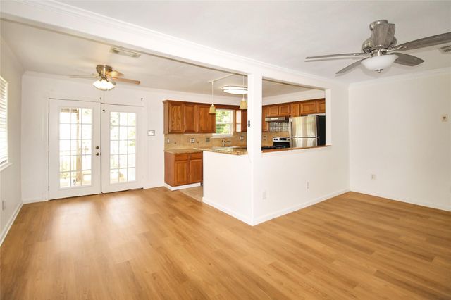 1133 9th Street, Dickinson, TX 77539