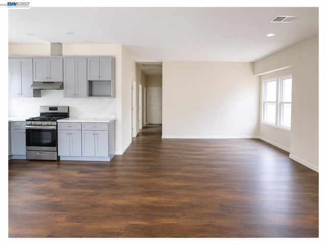 335 E Saint John, San Jose, CA 95112