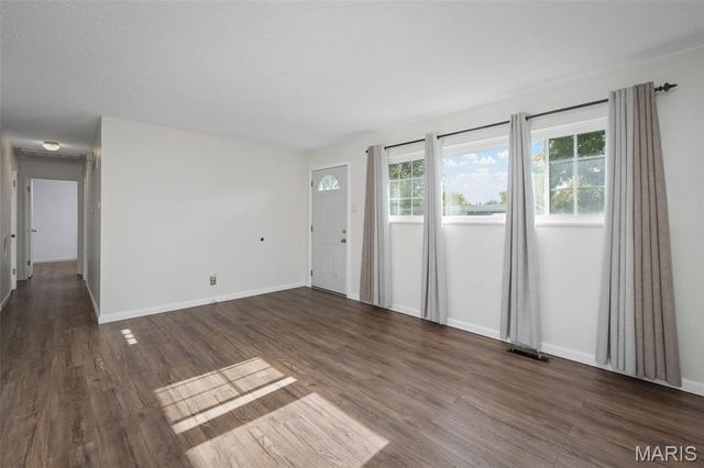 25 Francisca Drive, Florissant, MO 63031