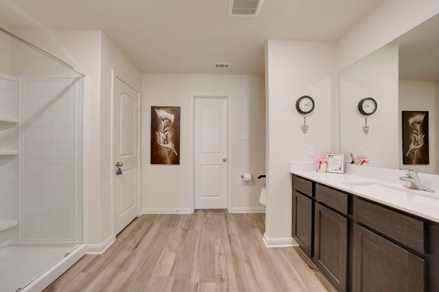 112 Bovine Drive, Newark, TX 76071