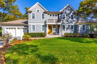 42 Fells Pond Rd, Mashpee, MA 02649