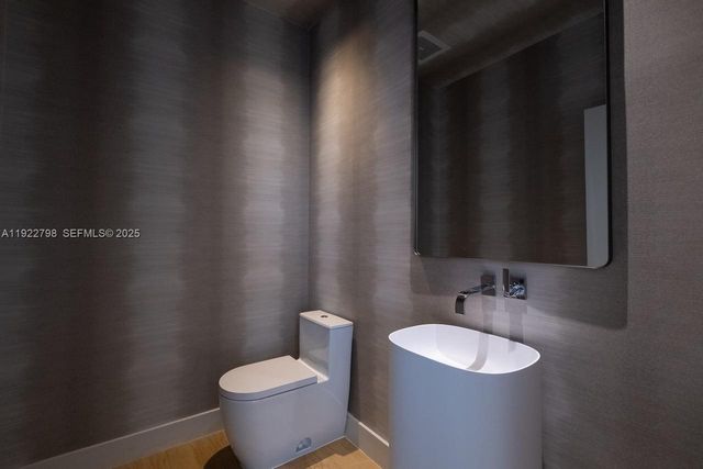465 Brickell Avenue 5701, Miami, FL 33131