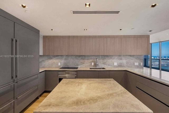 465 Brickell Avenue 5701, Miami, FL 33131